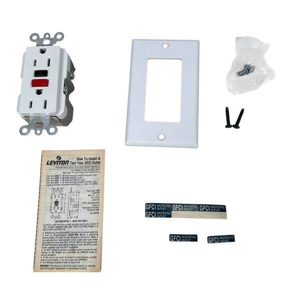 Leviton 6599‑W Duplex Receptacle 125 V Ground Fault Interruptor White Lot 2 New - Picture 4 of 5